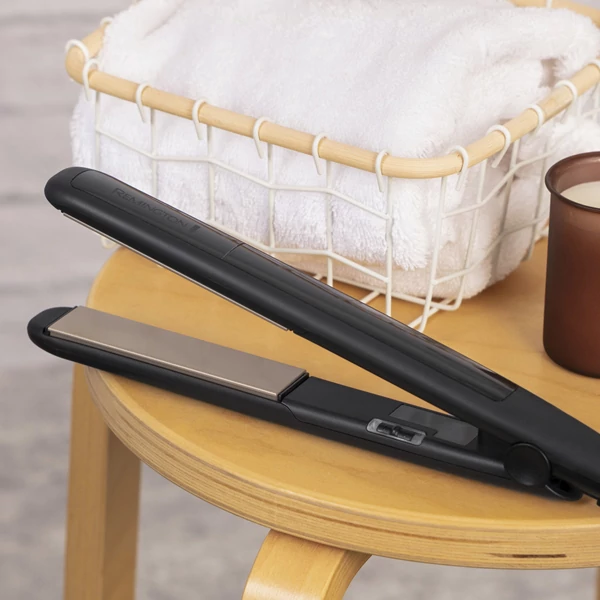 Kép 4/5 - Remington S1370 Ceramic Straight 215 hajsimító